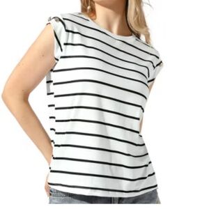 | Tops I Universal Thread